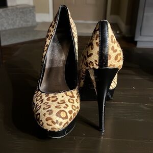 Baker’s Victoria Calf Hair Leopard Print Platform Pumps Size 8